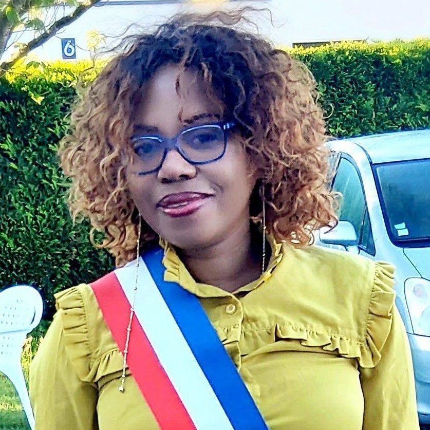 Mme. Suzanne<br> PARQUIER